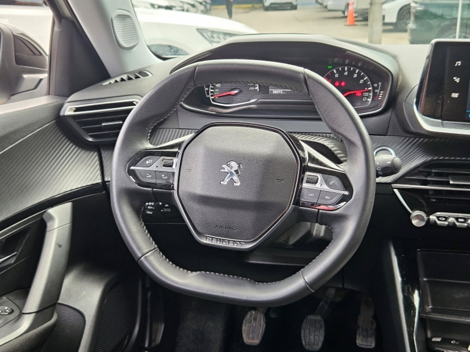 Peugeot 2008 Puretech 130 1.2 2023 - Imagen 12 de 20