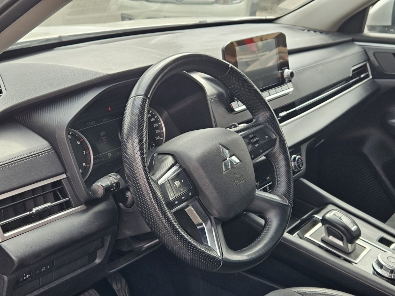 MITSUBISHI Outlander Glx 2.5 Aut 2023 - Imagen 16 de 20
