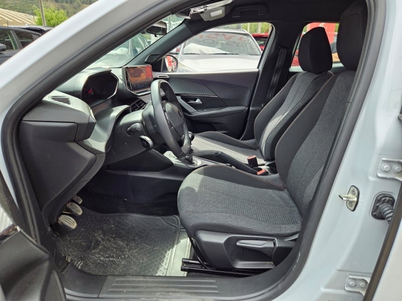 Peugeot 2008 Active 130 1.2 2025 - Imagen 11 de 20