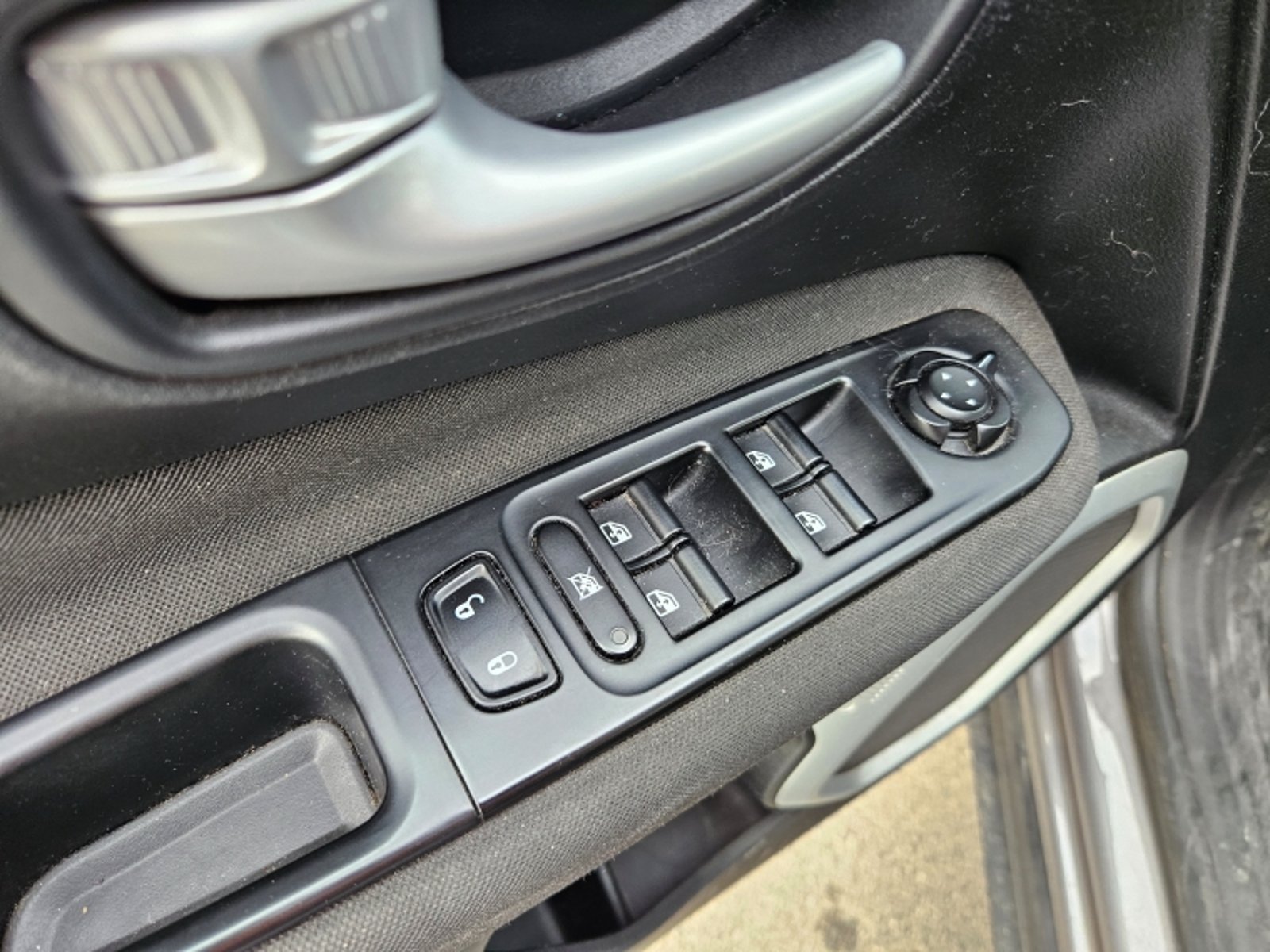 JEEP Renegade Sport 1.8 2022 - Imagen 13 de 20