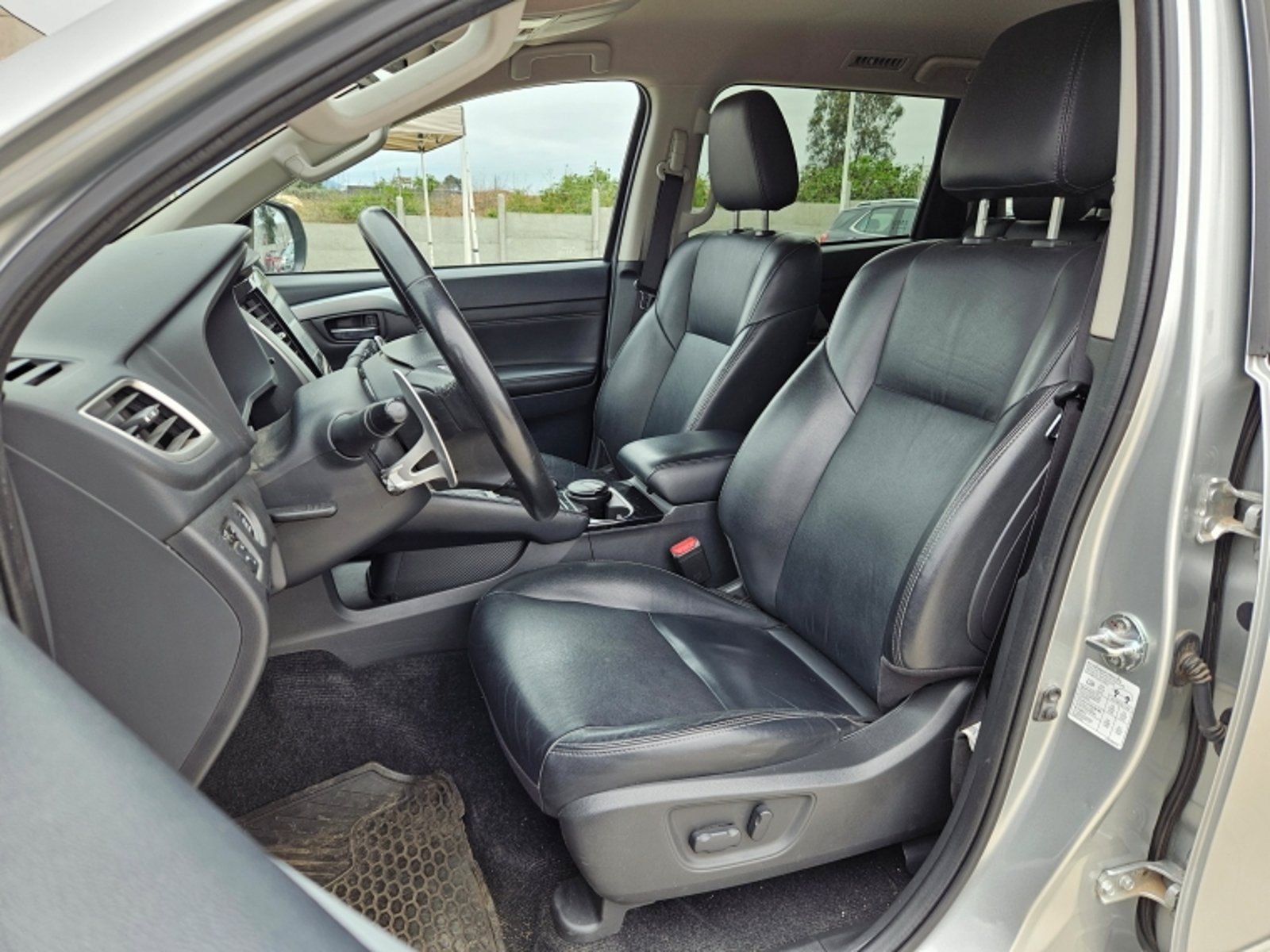 Mitsubishi MONTERO SPORT New Montero Sport 3.0 2wd At Euro 6 2024 - Imagen 14 de 20