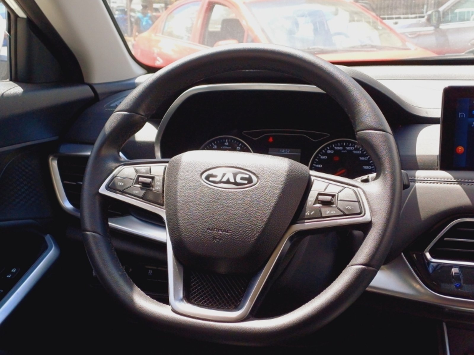 JAC Js8 Luxury 1.5 2024 - Imagen 11 de 19