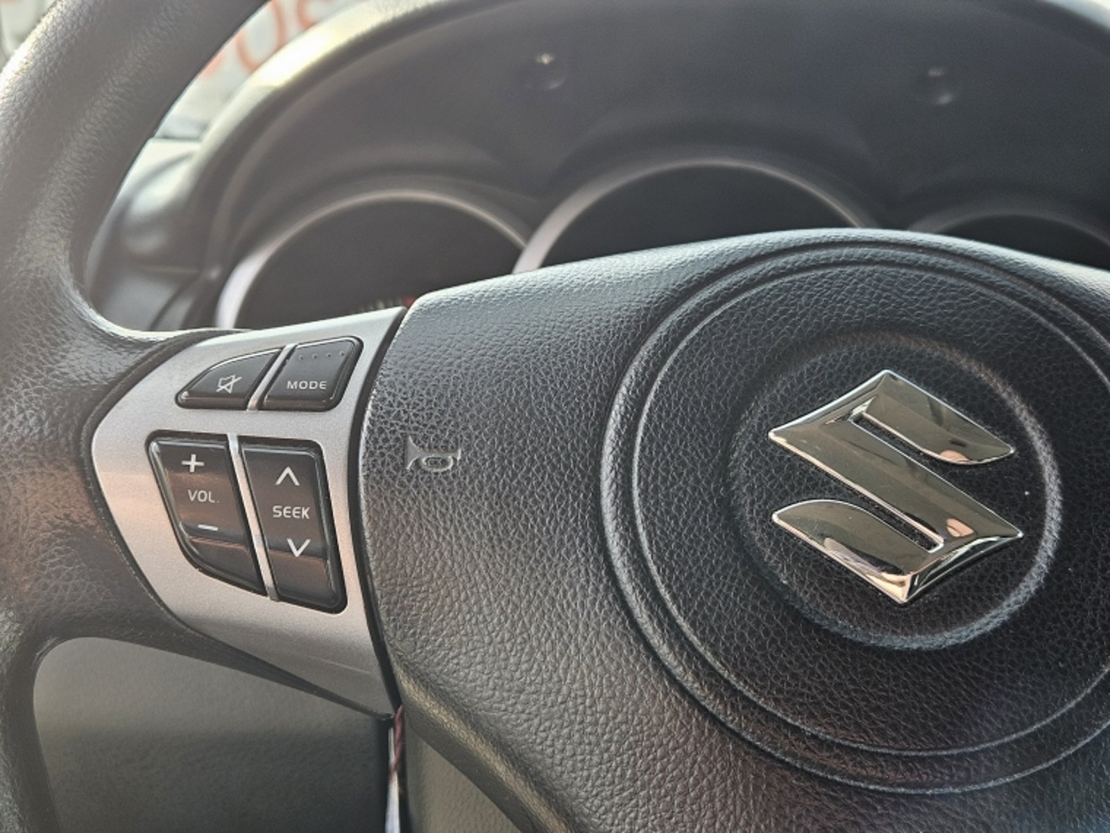 SUZUKI Grand Nomade 2.4 2017 - Imagen 17 de 20