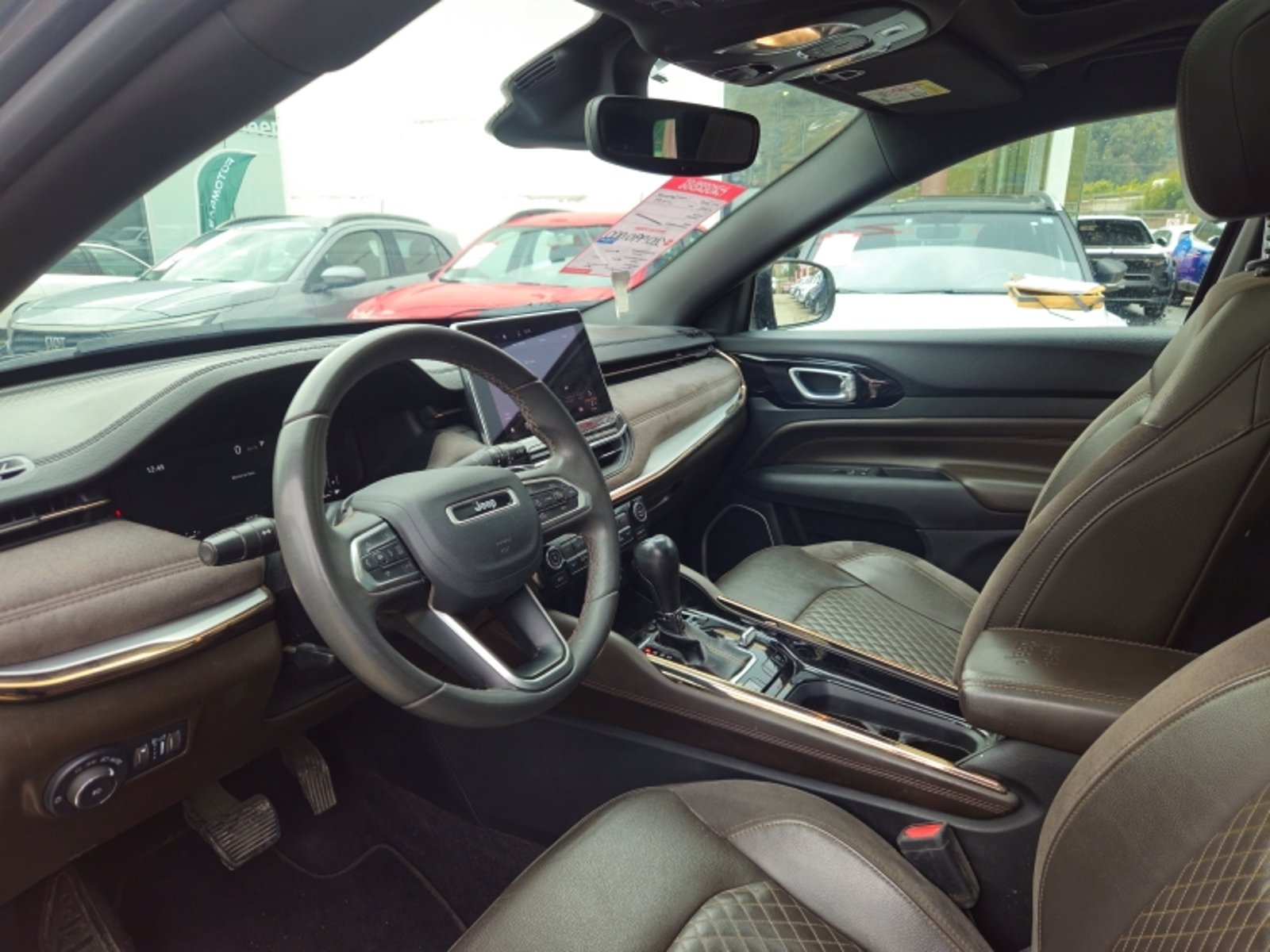 JEEP Commander Overland 4x4 2.0 Aut 2022 - Imagen 13 de 20