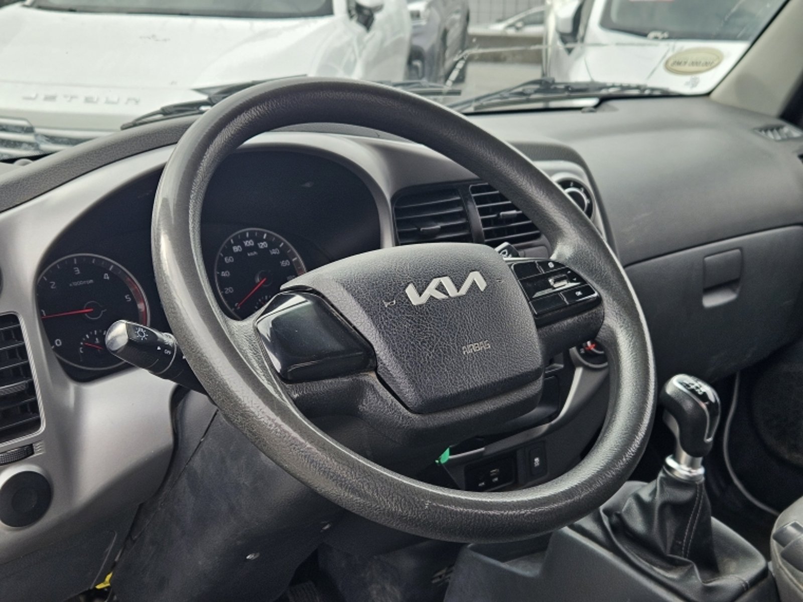 Kia Frontier P/up Lx 2.5l 6mt Av Ab Euro 6c 2024 - Imagen 11 de 20