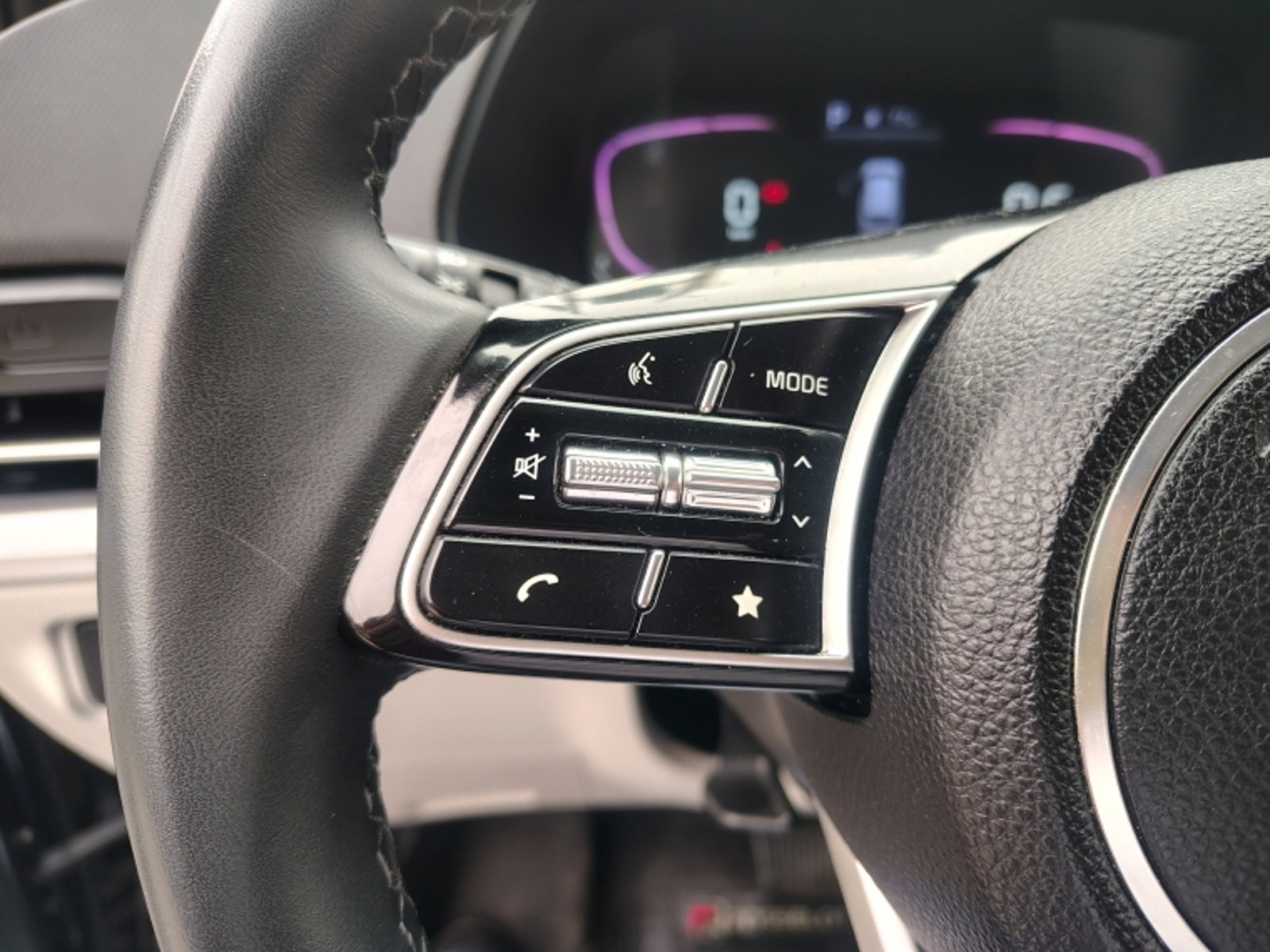 KIA Carens Ex Tgdi 1.5 Aut 2024 - Imagen 16 de 20