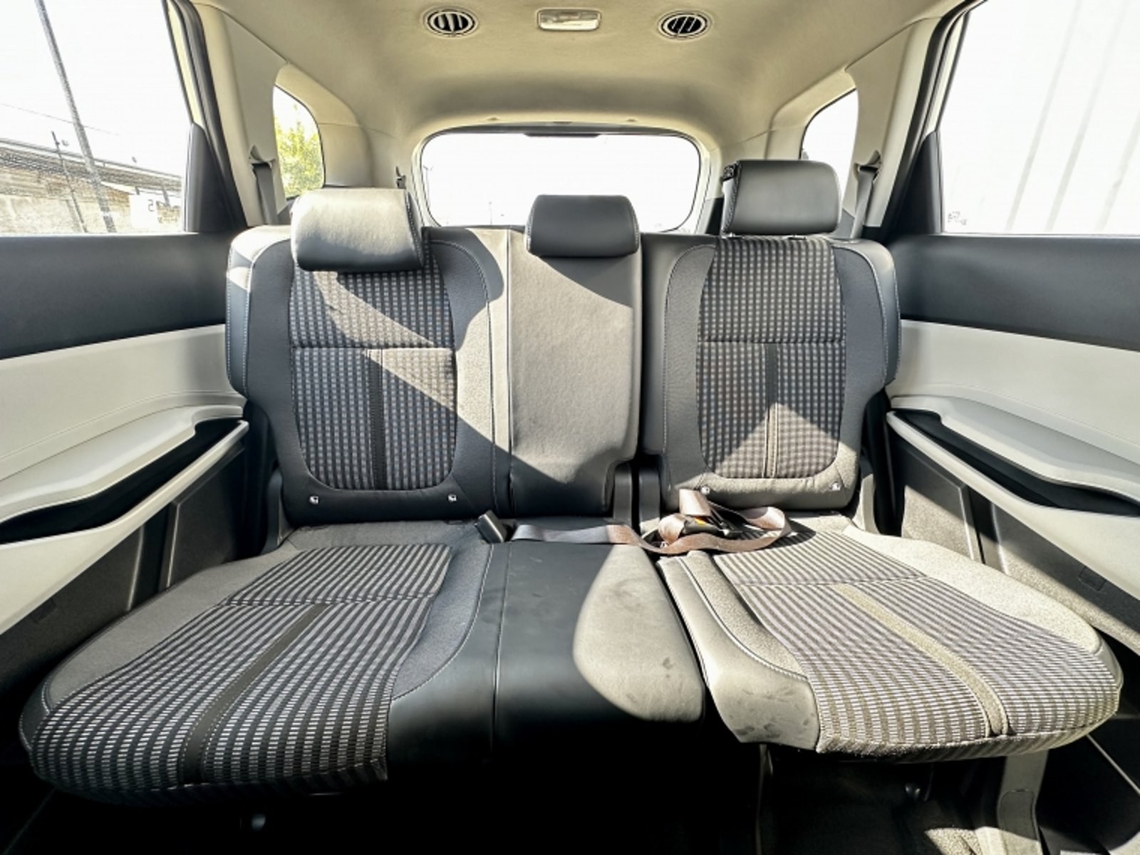 KIA Carens Lx 1.5 2025 - Imagen 17 de 20