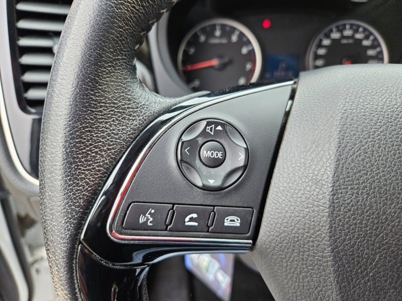 Mitsubishi Outlander Cvt 2.0 Aut 2023 - Imagen 13 de 19