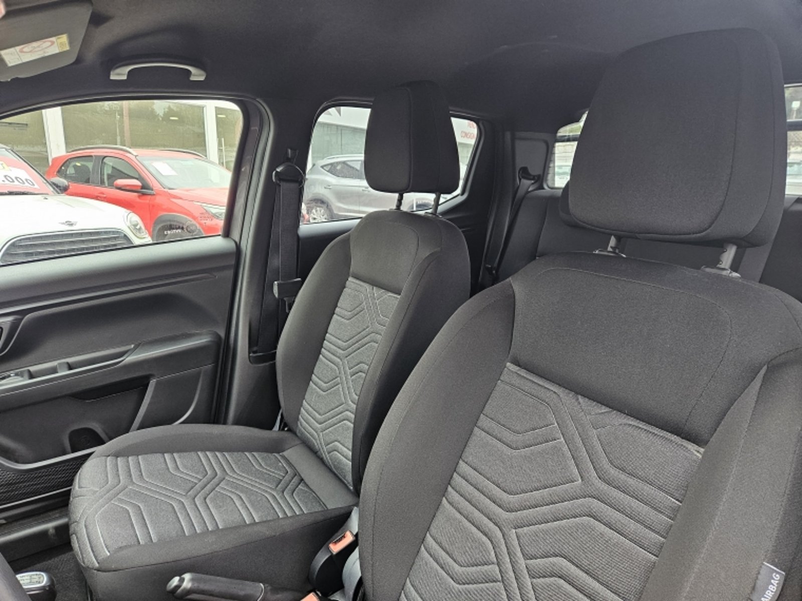 RAM 700 Bighorn Crew Cab 1.3 Mt 2026 - Imagen 15 de 20