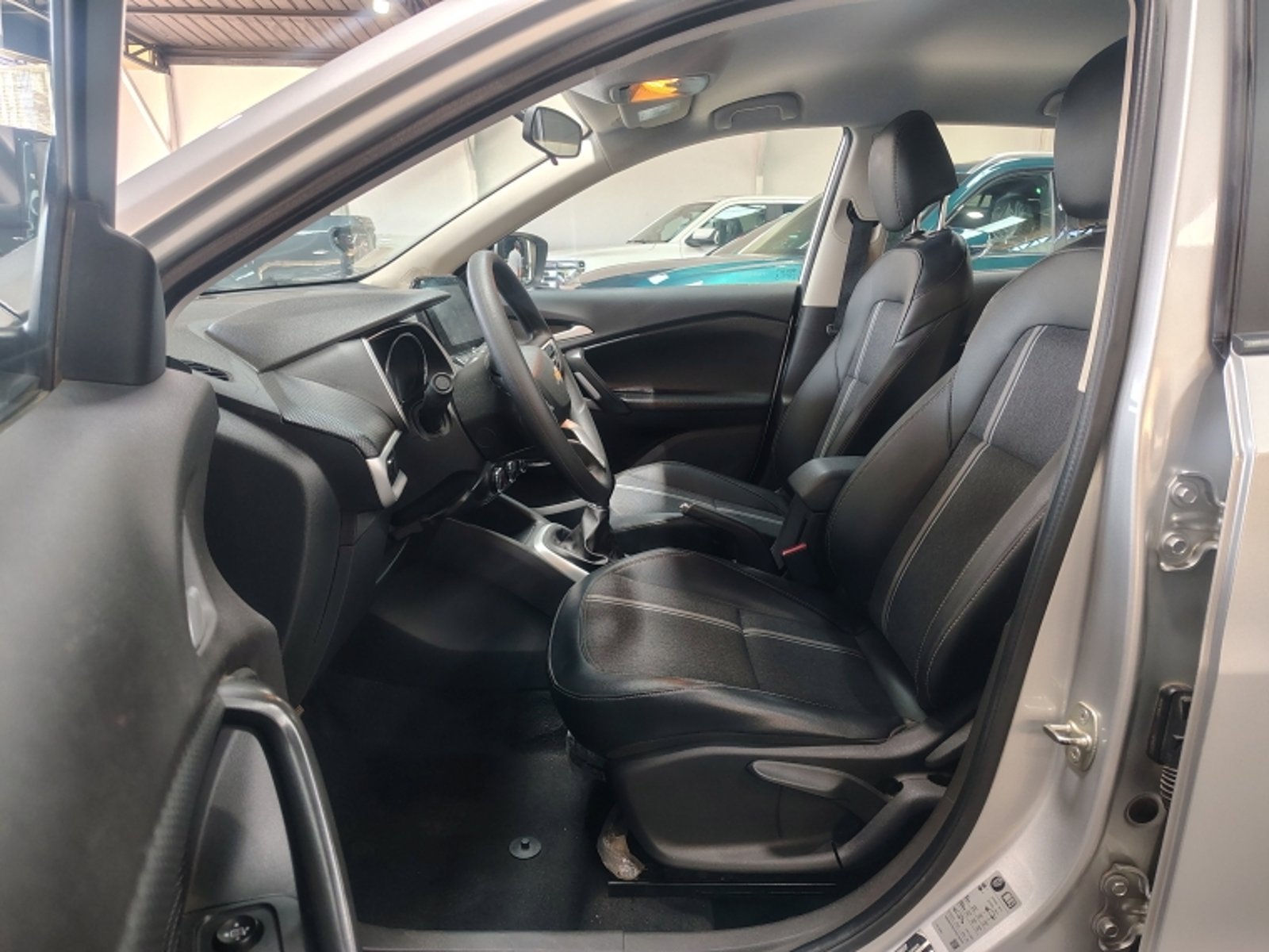 CHEVROLET Tracker 1.2t 2023 - Imagen 13 de 20