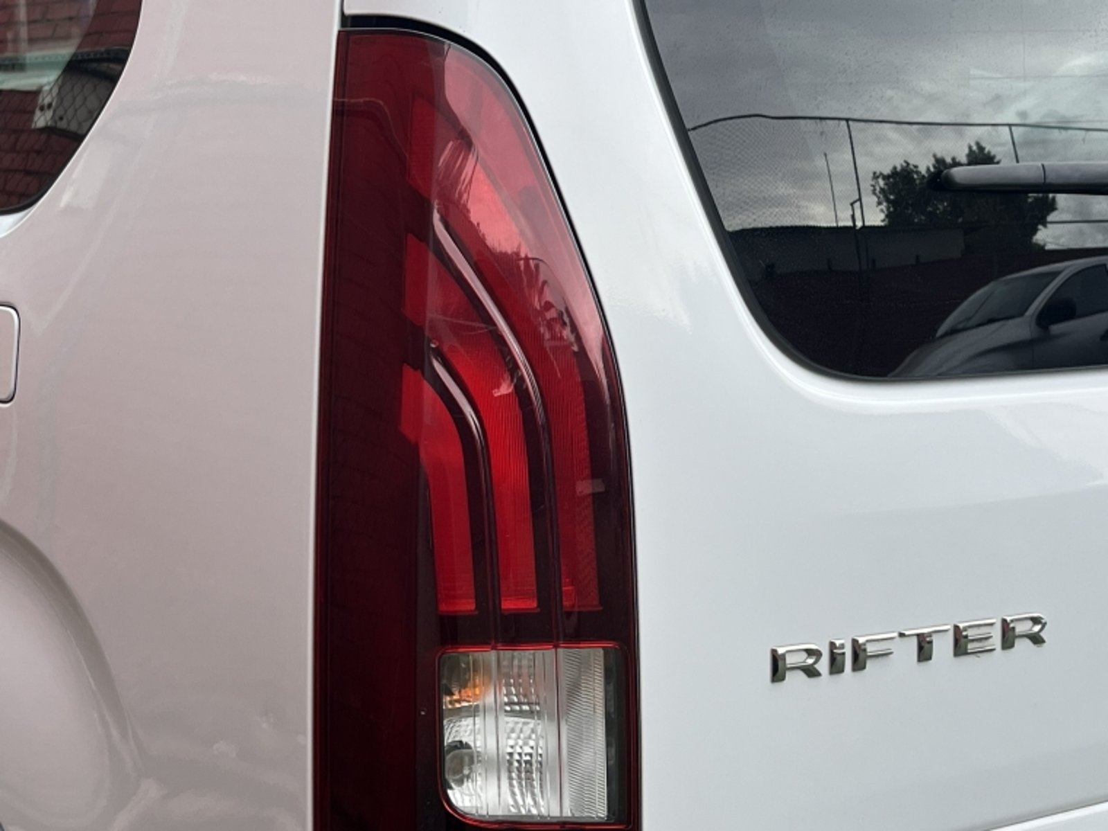 Peugeot Rifter Allure Blue Hdi 4x2 1.5 2023 - Imagen 11 de 20