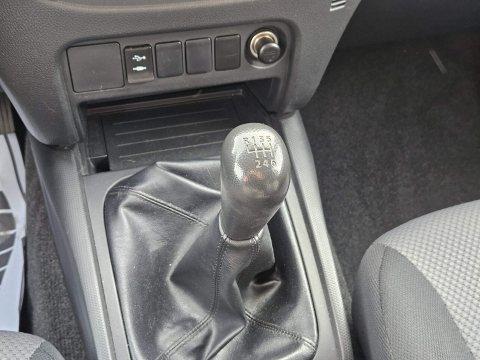 MITSUBISHI L200 Work Cr Wf 2.4 2023 - Imagen 12 de 20
