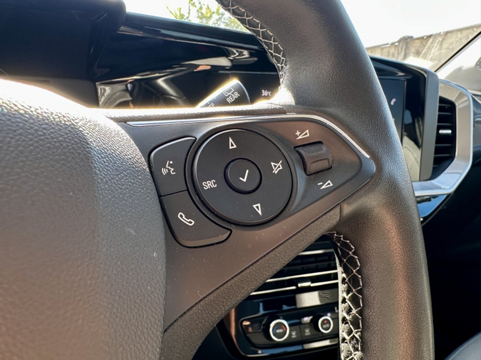 OPEL Mokka 1.2t Aut 2023 - Imagen 12 de 20