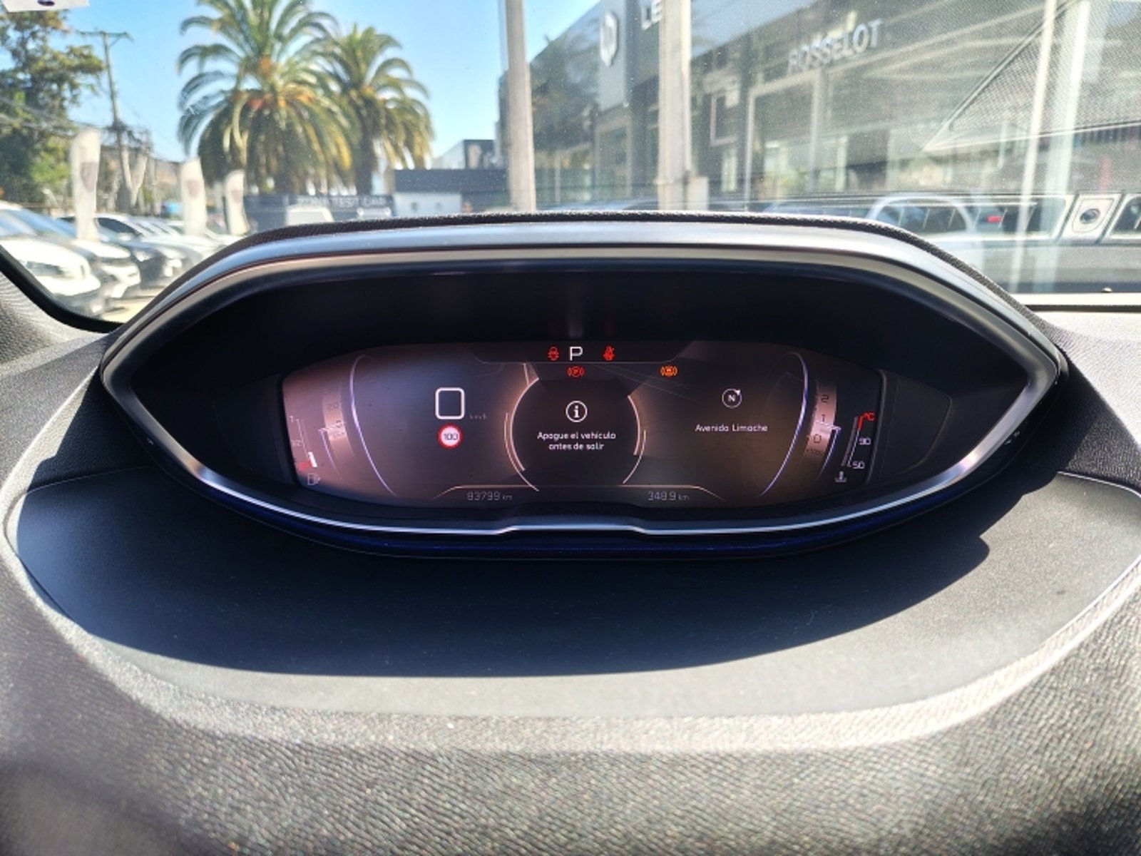 PEUGEOT 5008 Bluehdi 130 1.5 Aut 2023 - Imagen 17 de 20