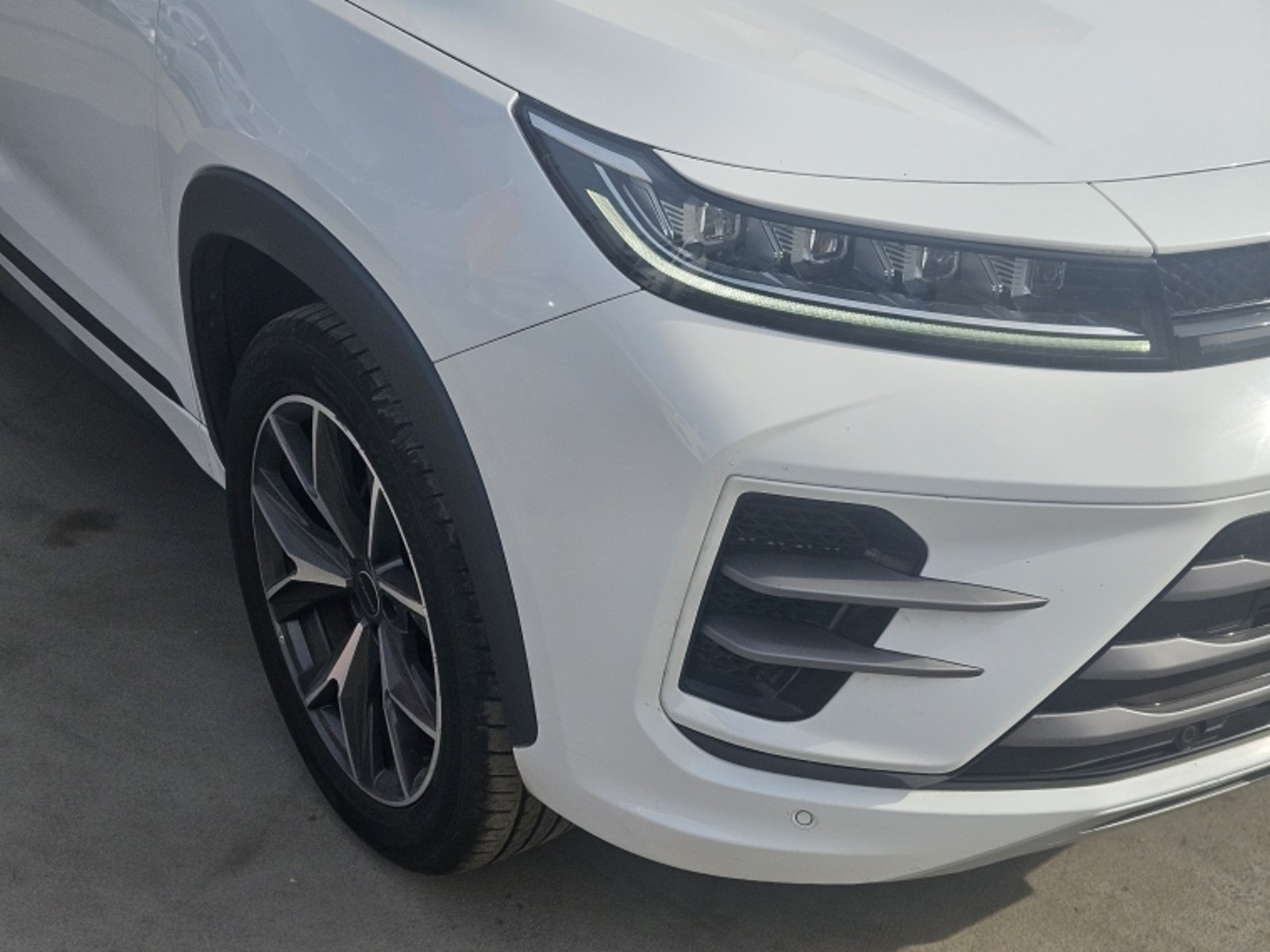 EXEED Lx Dct Unlimited 4x4 1.6 Aut 2025 - Imagen 7 de 20