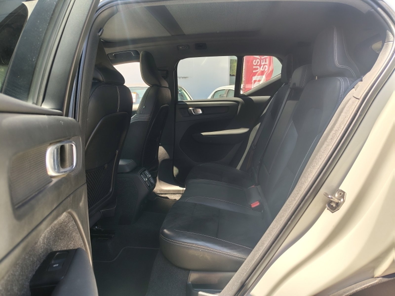 VOLVO Xc40 T4 Fwd 2.0 Aut 2021 - Imagen 7 de 20