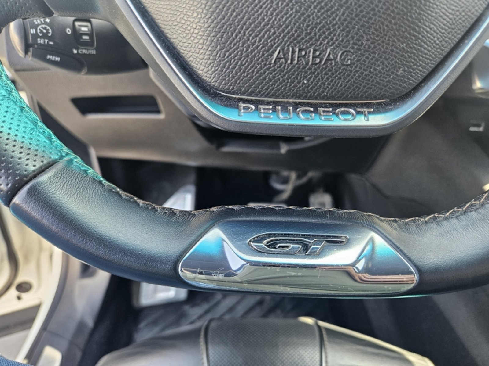 PEUGEOT 5008 Blue Hdi 180 Hp 2.0 Aut 2019 - Imagen 18 de 20