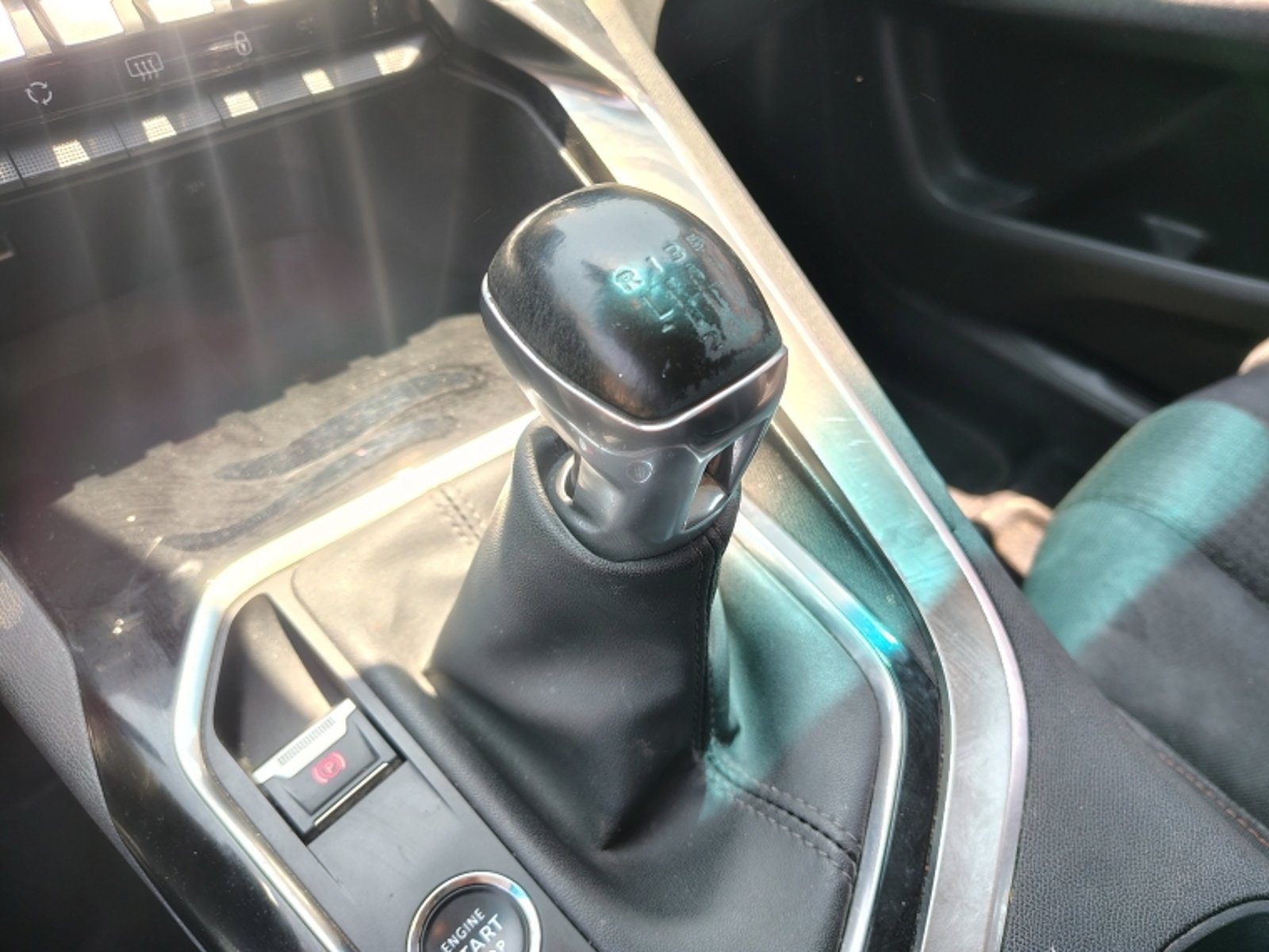 PEUGEOT 3008 Puretech 1.2l 2021 - Imagen 15 de 20