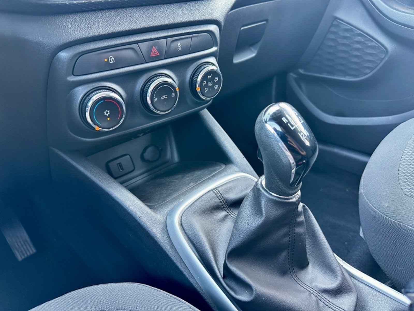 CHEVROLET Tracker 1.2t 2022 - Imagen 14 de 20