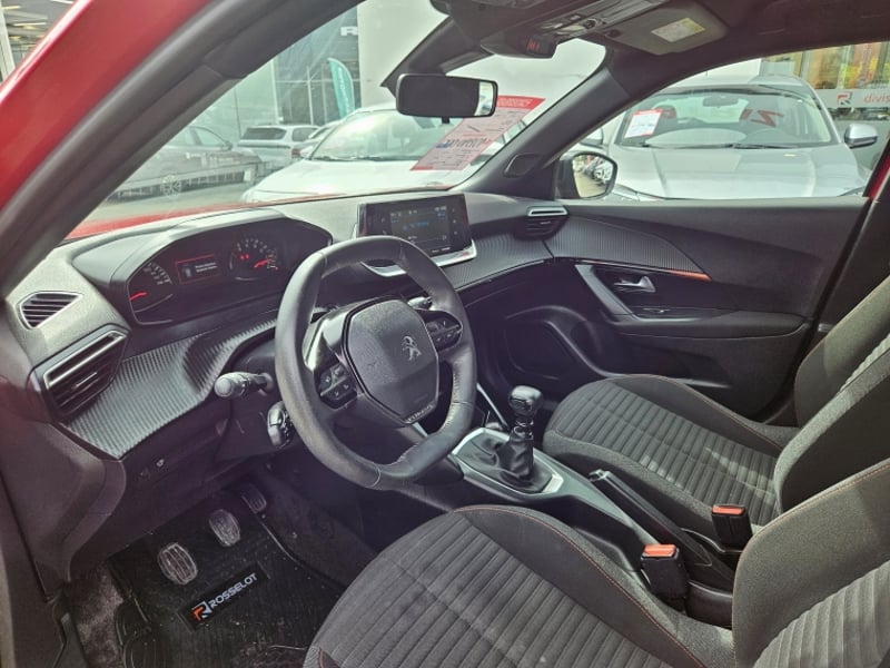 Peugeot 2008 Puretech 130 4x2 1.2 2023 - Imagen 12 de 19