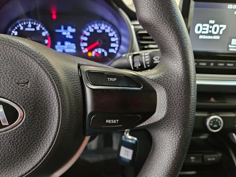 Kia Rio 4 6mt 1.4 2022 - Imagen 17 de 19