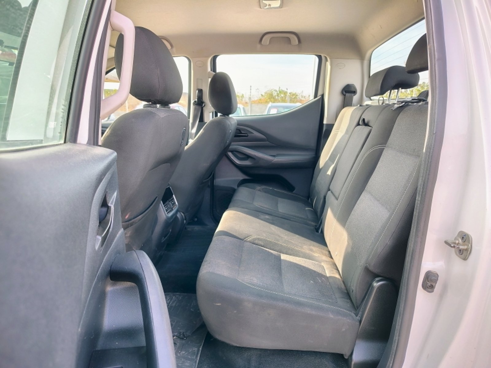 PEUGEOT Landtrek Active Bluehdi 180 4x2 Euro 6b 2024 - Imagen 9 de 20