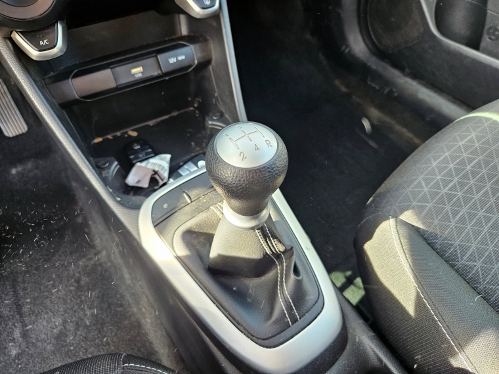 KIA Morning Mpi 1.2 2024 - Imagen 16 de 20
