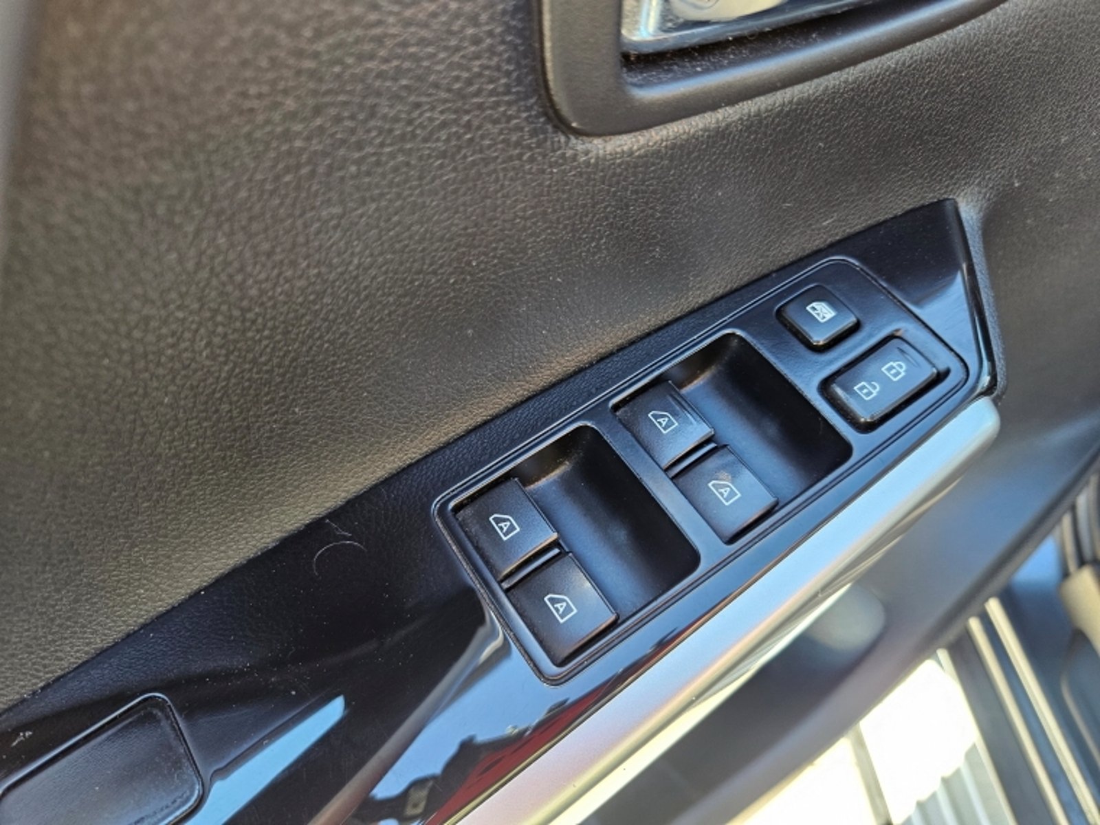 Mitsubishi Montero Sport 4x4 2.4 Aut 2022 - Imagen 13 de 20