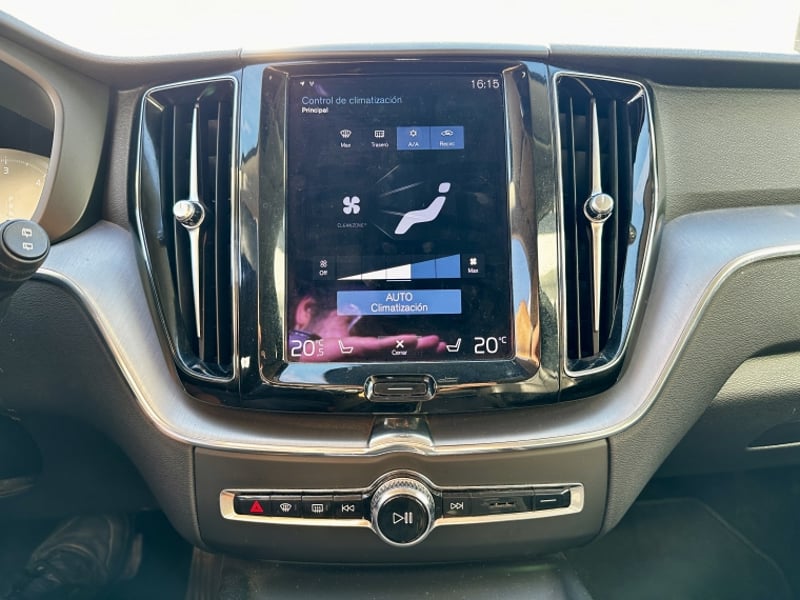 Volvo Xc60 4x4 2.0 Aut 2021 - Imagen 13 de 19