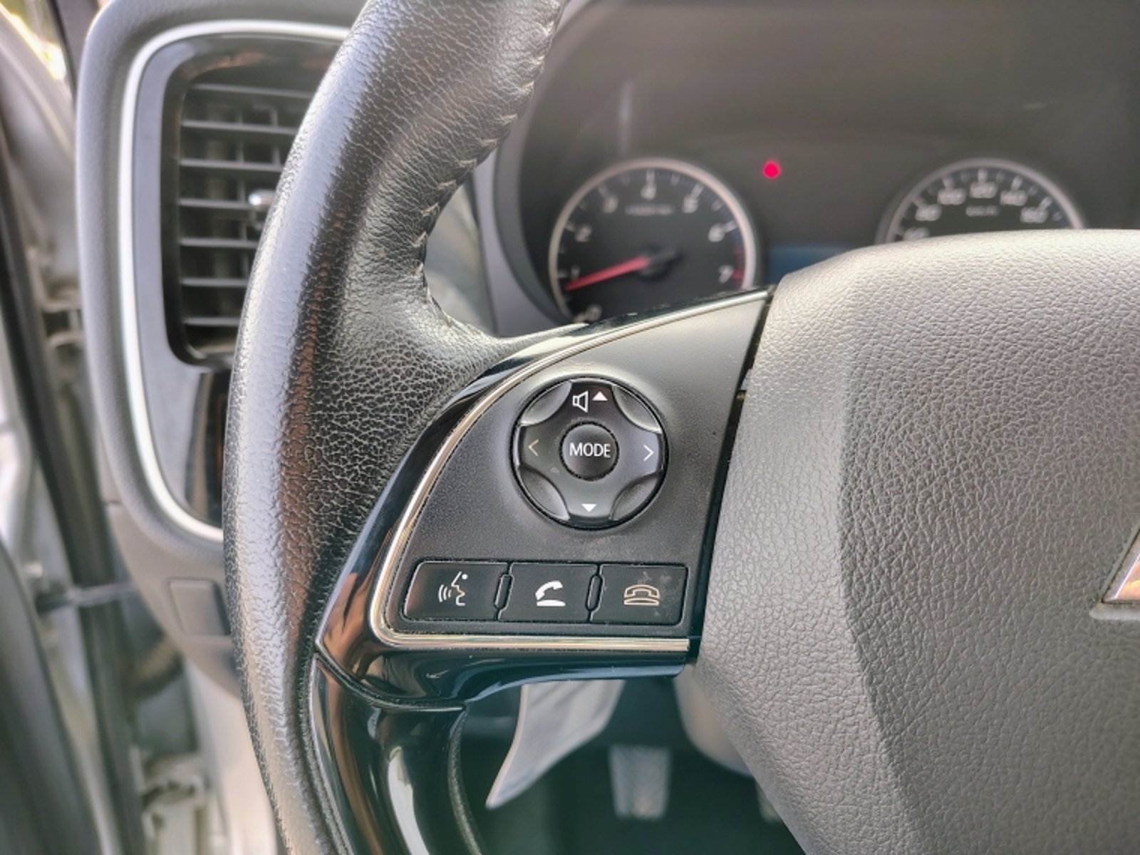 MITSUBISHI Outlander 2.0 2021 - Imagen 15 de 20