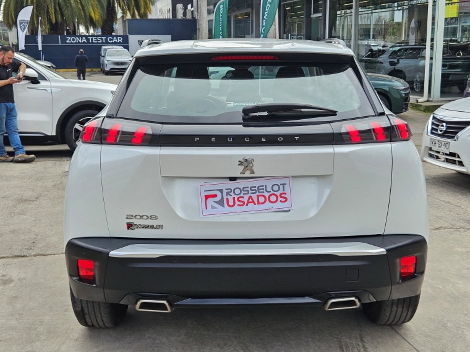 Peugeot 2008 Puretech 130 1.2 2023 - Imagen 7 de 20