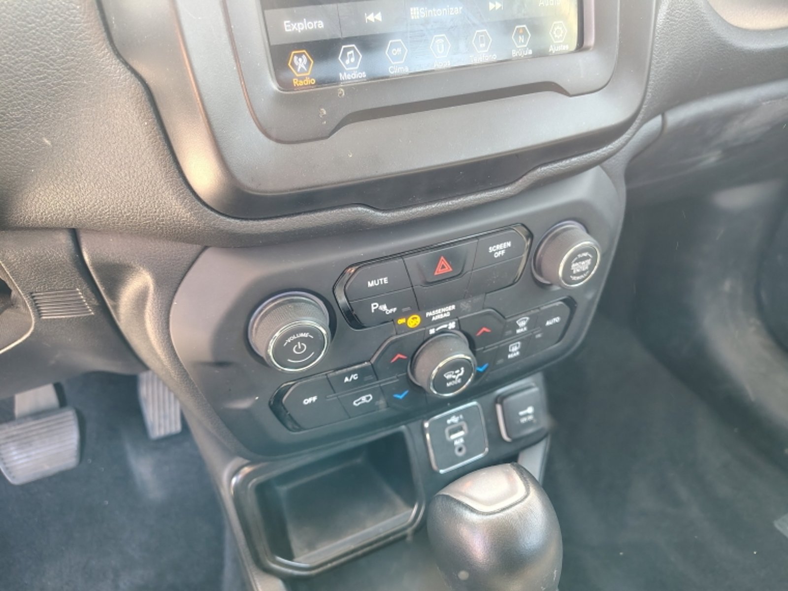 JEEP Renegade Sport Lx 1.8 Aut 2023 - Imagen 13 de 19