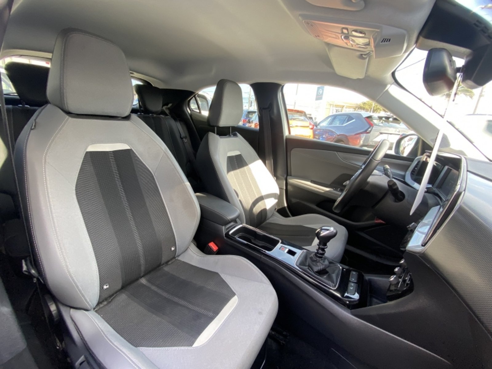 OPEL Mokka 1.2t 2023 - Imagen 16 de 20