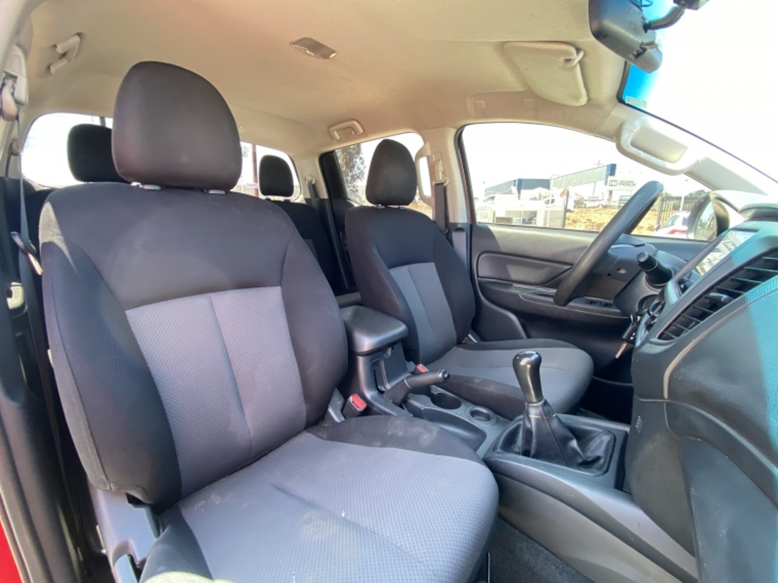 MITSUBISHI L200 D/c 2.4 Katana Cr 4x2 2021 - Imagen 18 de 20