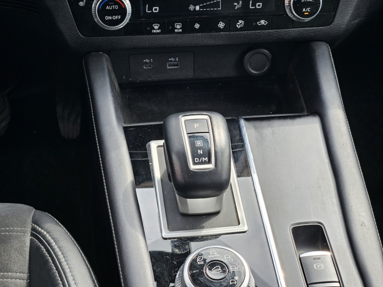 MITSUBISHI Outlander Glx 2.5 Aut 2023 - Imagen 12 de 20