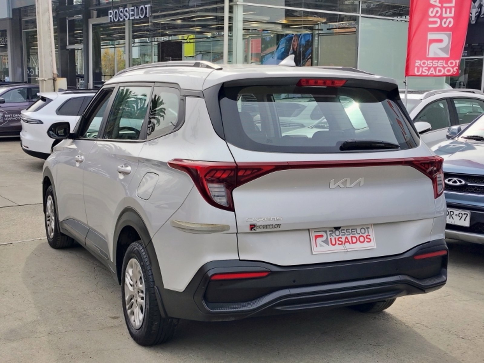 KIA Carens Lx 1.5 2023 - Imagen 7 de 20