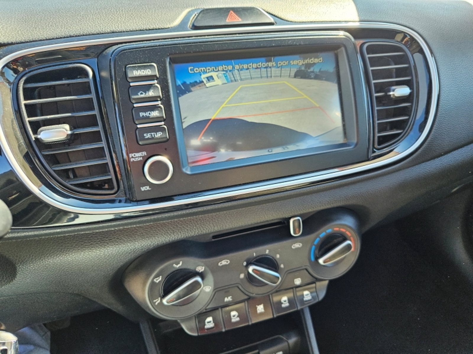 Kia Soluto Mpi 1.4 2024 - Imagen 15 de 19