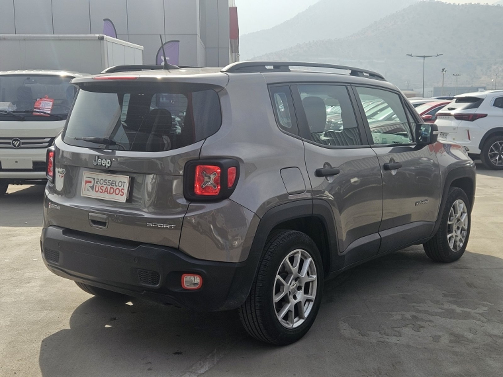 Jeep Renegade Sport 1.8 2023 - Foto 4 de 20