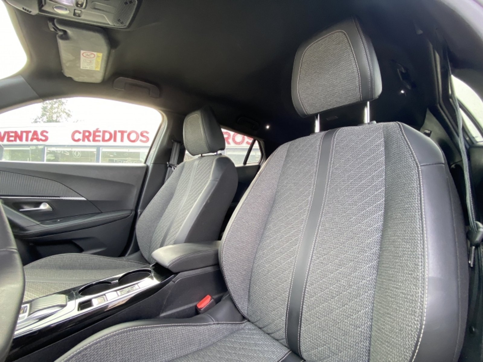 PEUGEOT 2008 Allure 1.2 Aut 2024 - Imagen 10 de 20