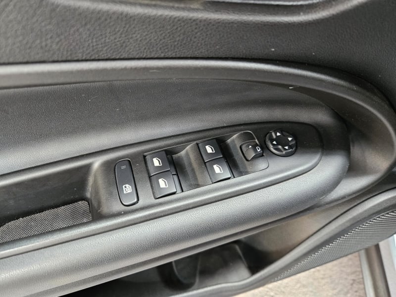 Jeep Avenger Longitude 1.2 2025 - Imagen 13 de 20