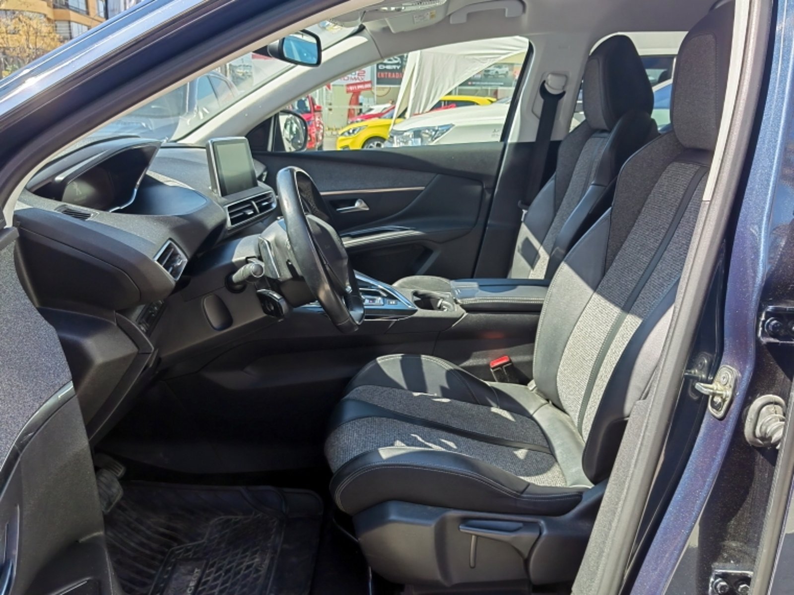 Peugeot 5008 Allure Bluehdi 1.5 Aut 2019 - Imagen 14 de 19