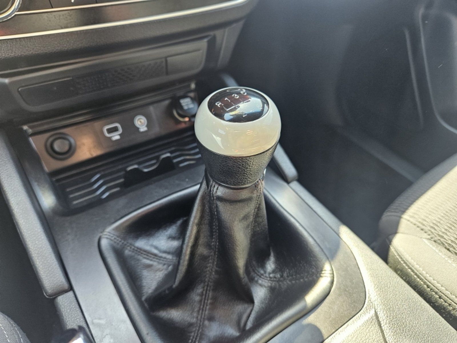 SSANGYONG GRAND MUSSO Musso Grand 2.2 4x2 Mt - Ql610 Mn 2022 - Imagen 16 de 20
