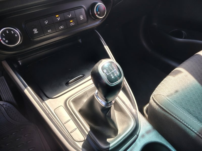 Kia CARENS New Carens Ex 2.0 2019 - Imagen 13 de 14