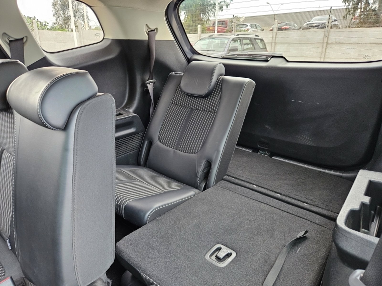 Kia Carens Ex 1.4 Aut 2024 - Imagen 9 de 20