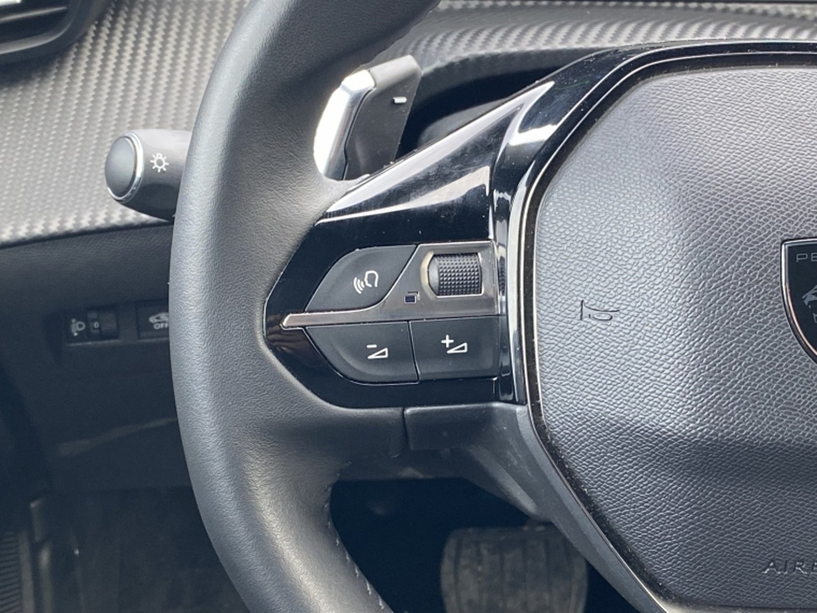 PEUGEOT 2008 Allure 1.2 Aut 2024 - Imagen 16 de 20