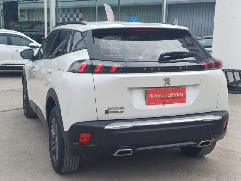 Peugeot 2008 Puretech 130 1.2 2023 - Imagen 7 de 19