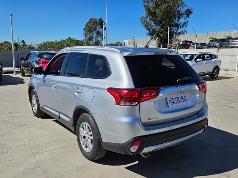 Mitsubishi Outlander 2.0 2015 - Imagen 7 de 20
