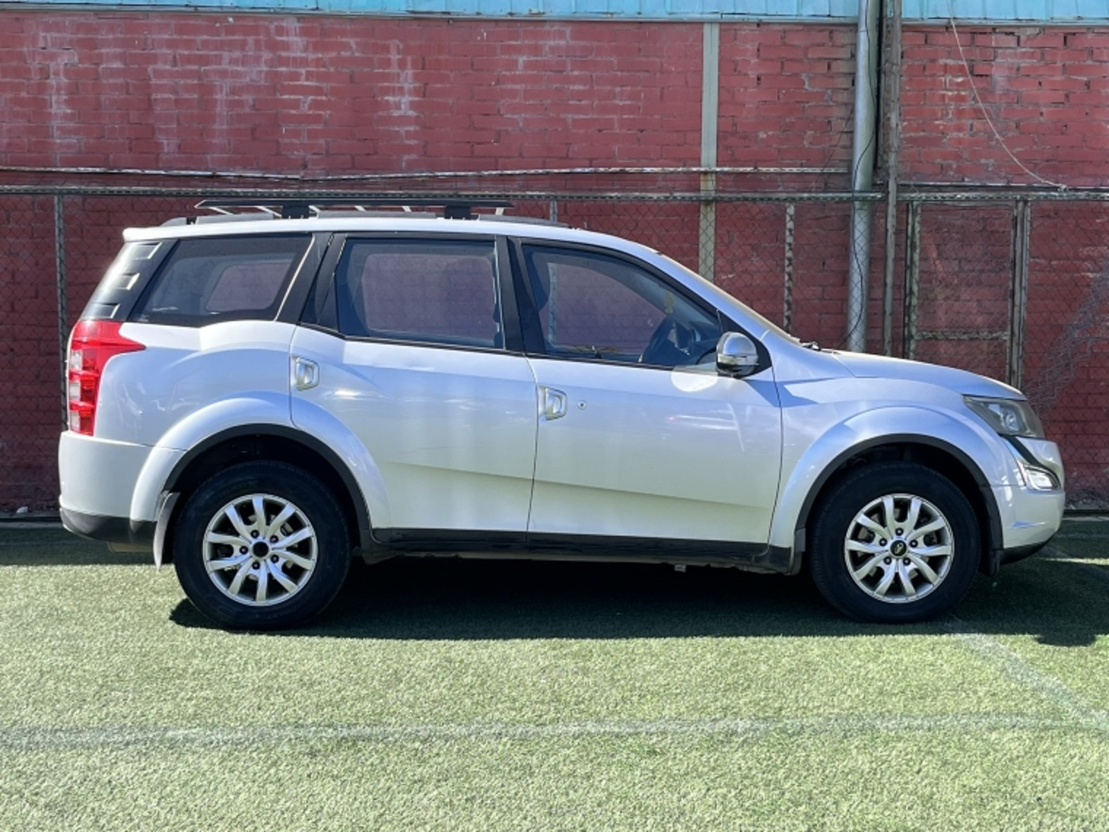 Mahindra XUV500 Xuv 500 2.2 2018 - Foto 5 de 20
