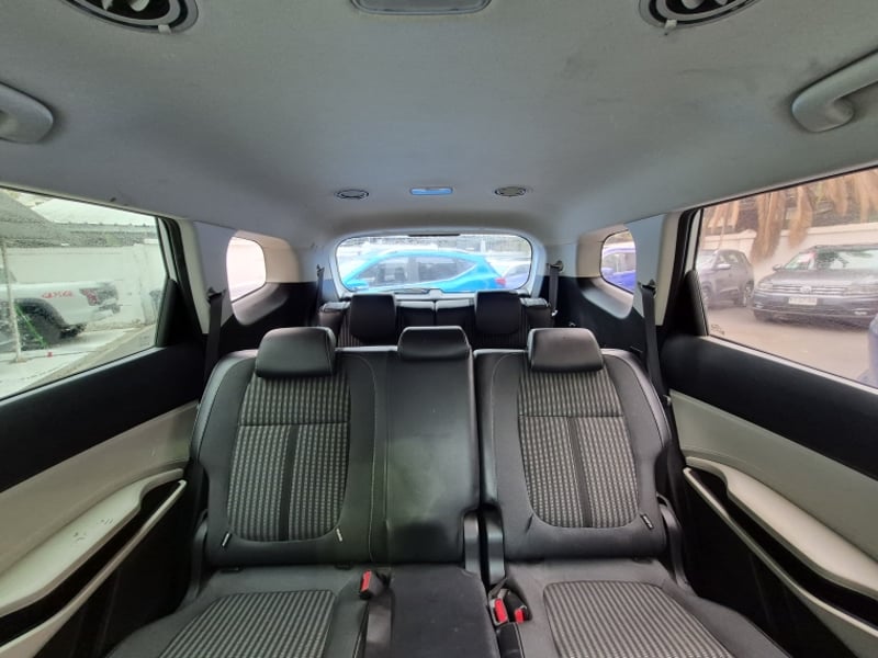 Kia Carens Lx 1.5l 6mt 7p 2023 - Imagen 17 de 20