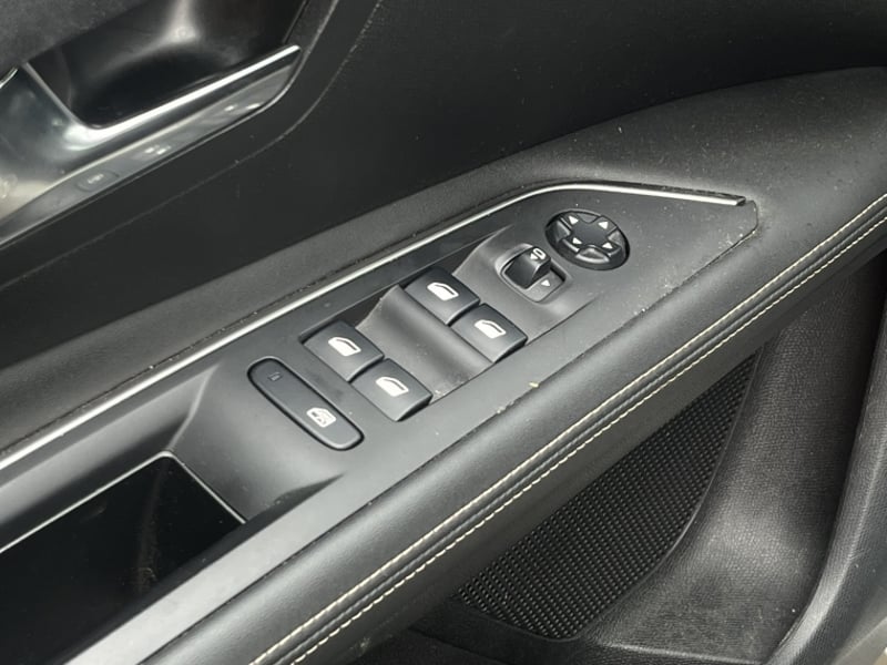 Peugeot 3008 Gt Line Bluehdi 1.5 At 2020 - Imagen 12 de 20